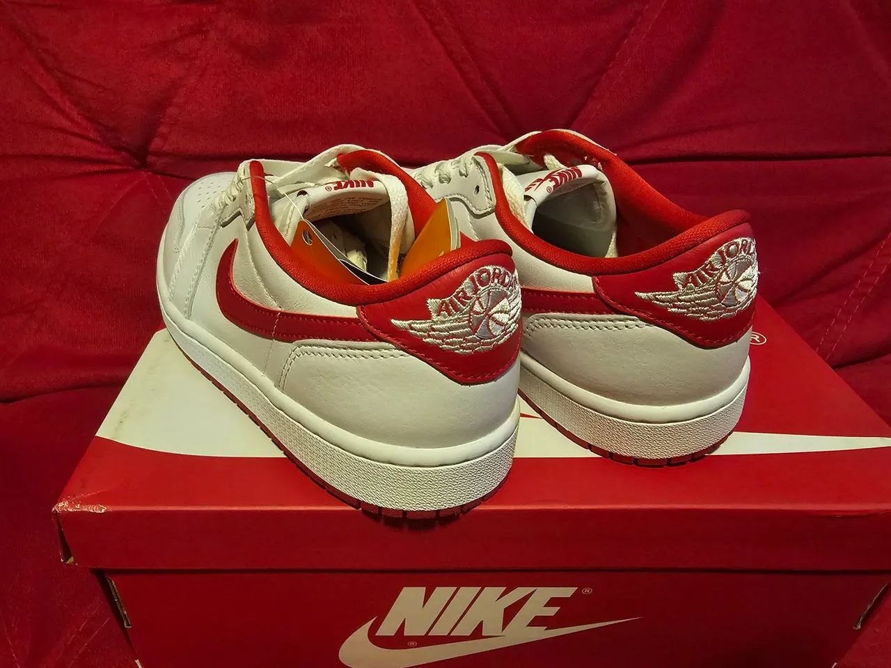 Tênis Nike Air Jordan 1 Low "UNIVERSITY RED" - Foto 2