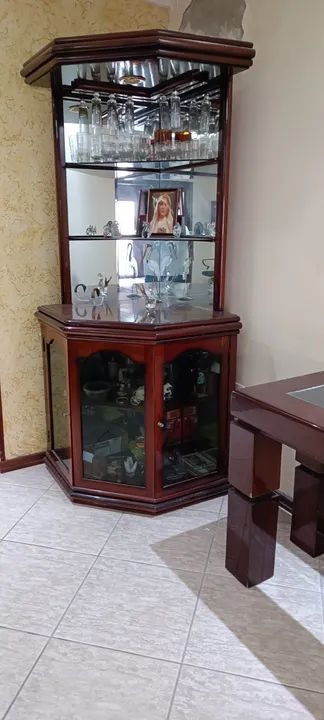 barzinho de canto em mogno