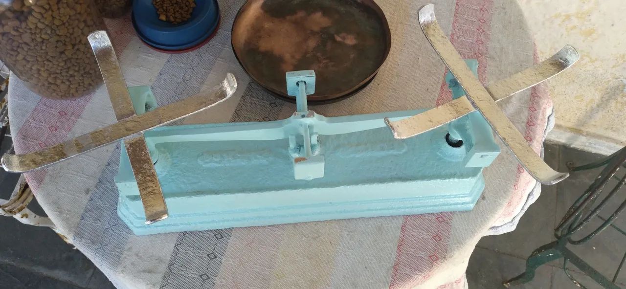 Balança antiga de dois pratos funcionando perfeitamente  - Foto 3