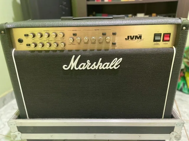 Amplificador Marshall JVM205C com CASE