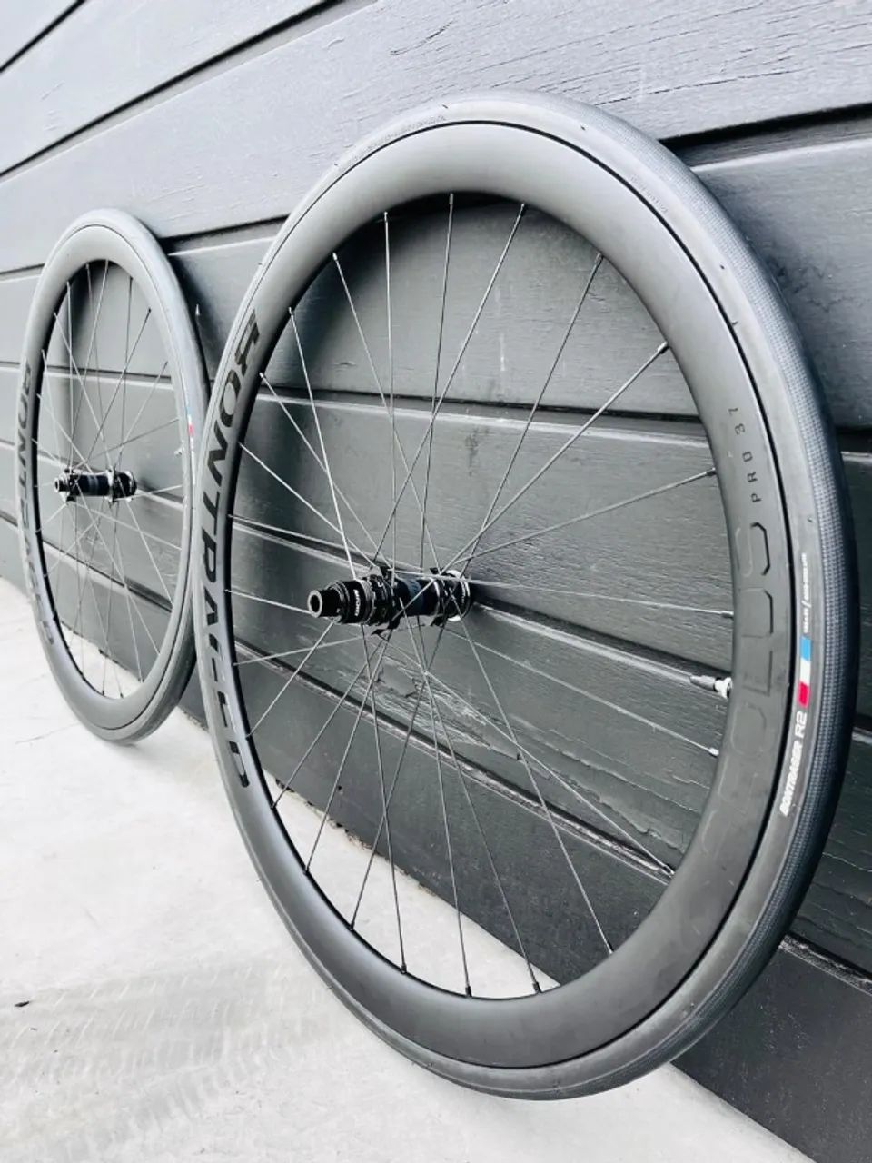 Rodas Bontrager Aeolus Pro 37mm TLR - Ciclismo - Camobi, Santa