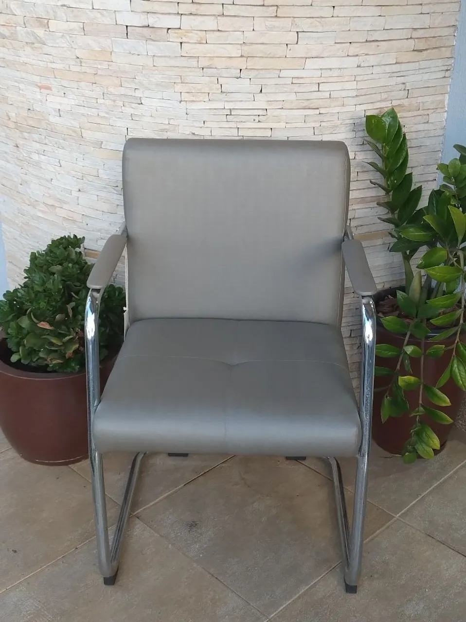 Cadeira de Escritório com Design Moderno