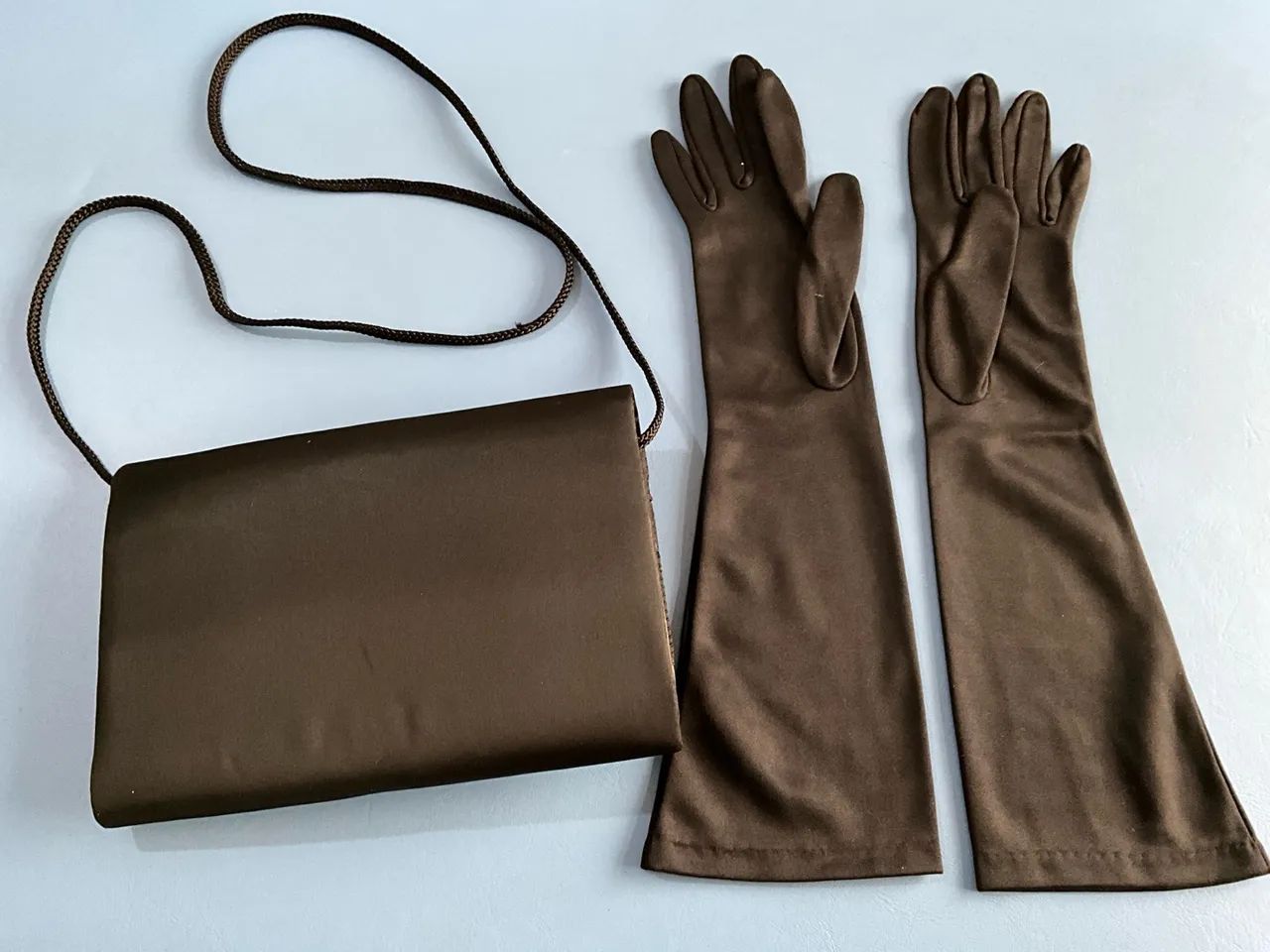 Bolsa de mão e luvas elegantes - Foto 5