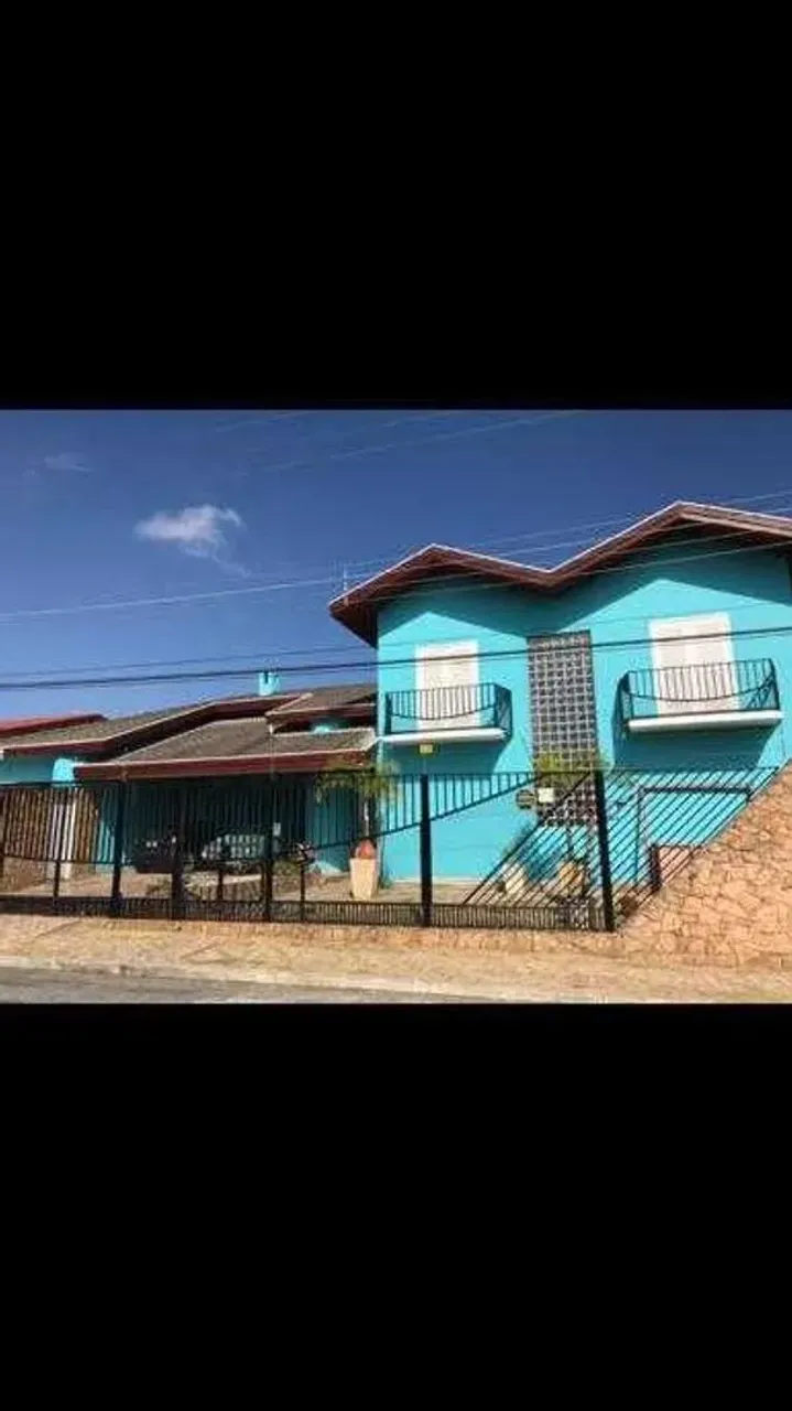 Sobrado em Avenida do Ouro - Centro - Tremembé/SP