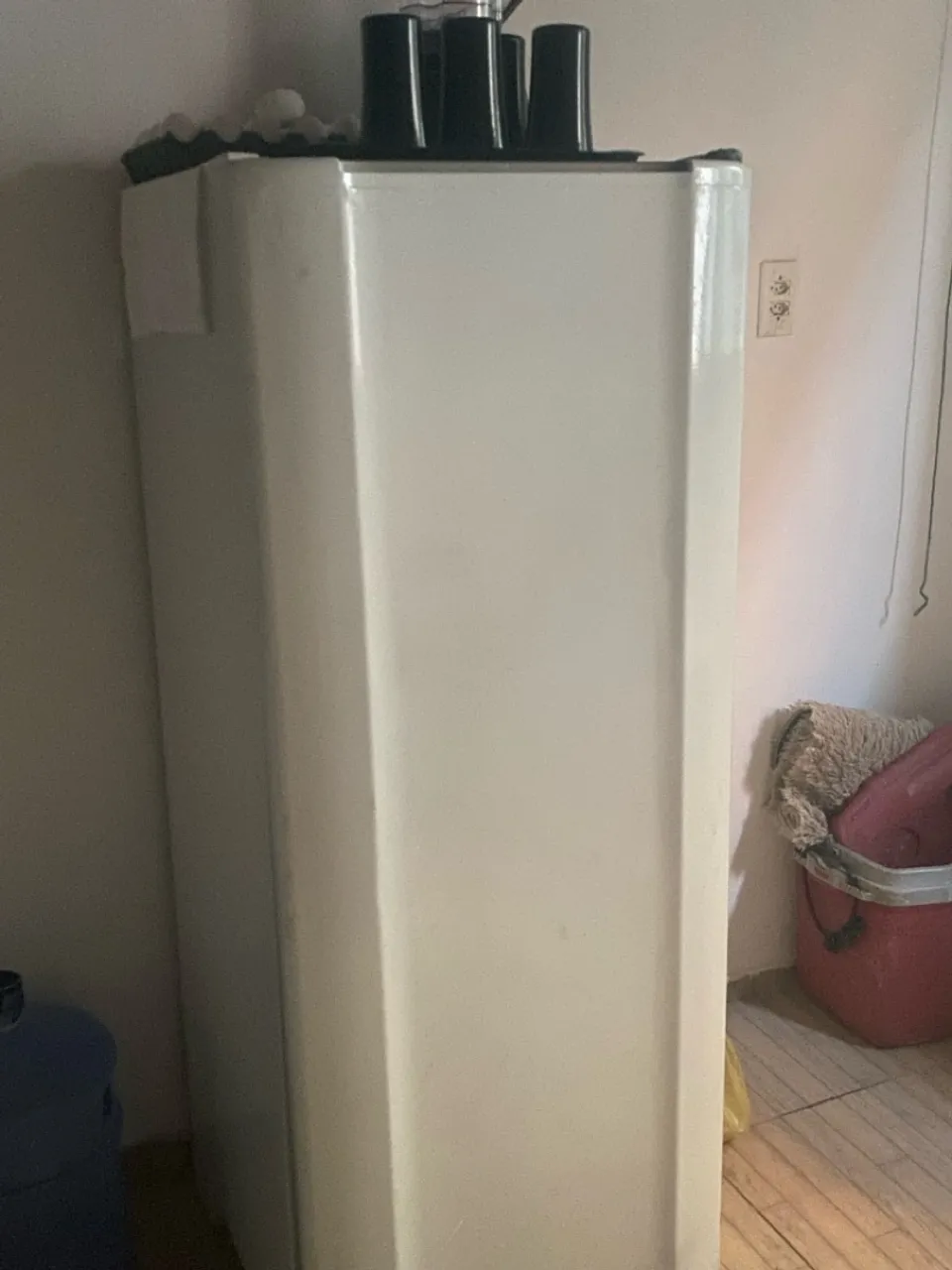 Geladeira Antiga em Ótimo Estado