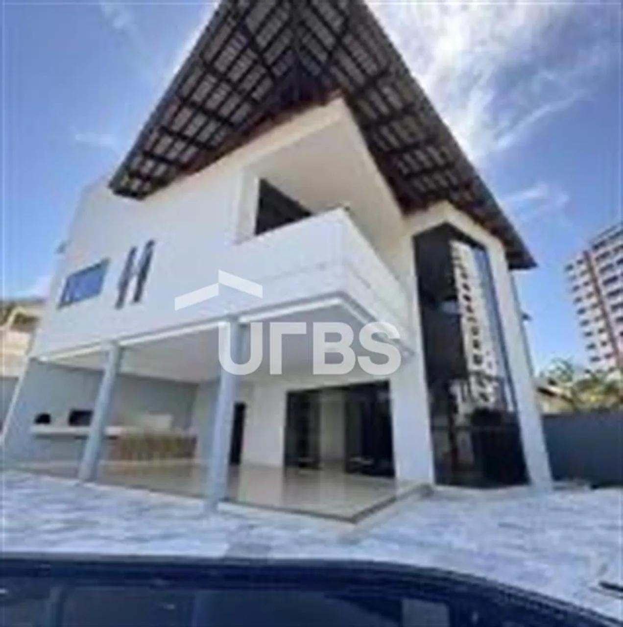 SOBRADO DE ESQUINA 404 SUL
