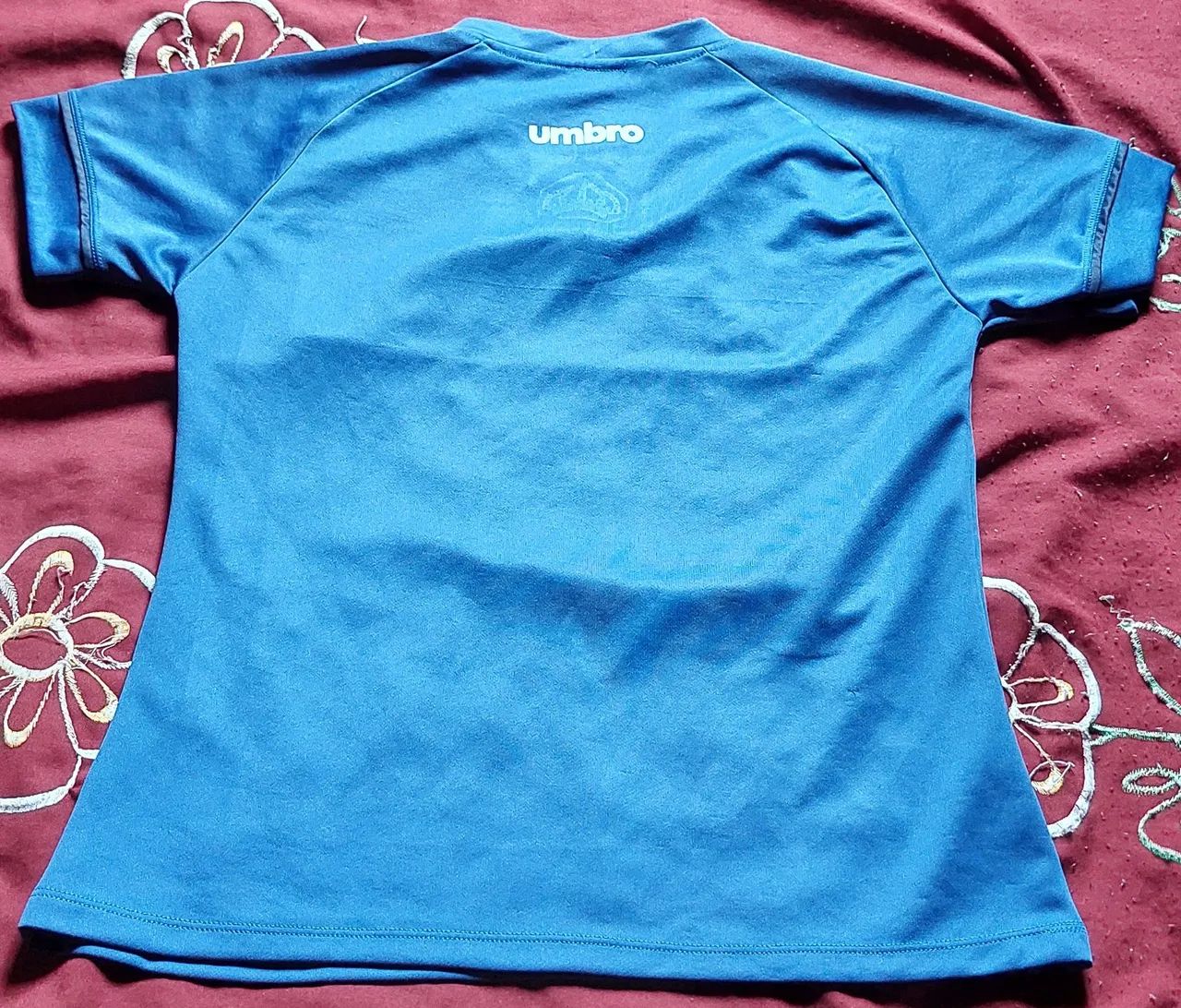 Camiseta de Futebol Umbro (Nova)- CRUZEIRO - Tamanho G. Feminina  - Foto 2