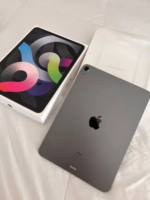 iPad Air 4 geração 64GB Wi-Fi Cinza espacial - Tablets e E