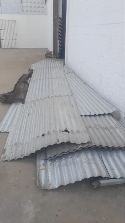 Telhas de zinco usadas 