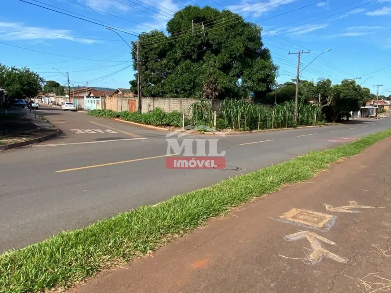 Lote de esquina 569 m2 Jardim curitiba 2 - Foto 2