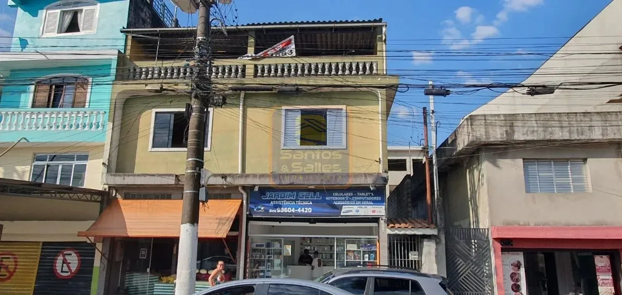 CASA PARA RENDA COM 2 PONTOS COMERCIAIS E 3 RESIDÊNCIAS | Imobiliária Santos e Salles