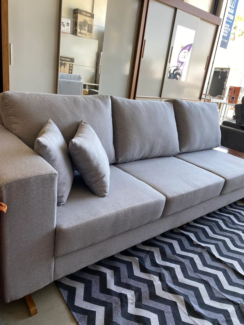 Sofá belutti alto padrão em desiner e conforto com garantia em mega Promoção!