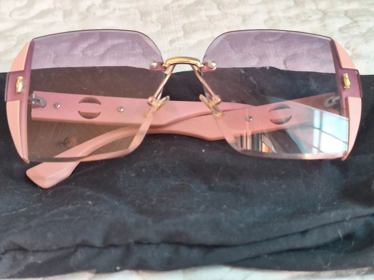 Óculos de sol rosa e dourado  - Foto 2