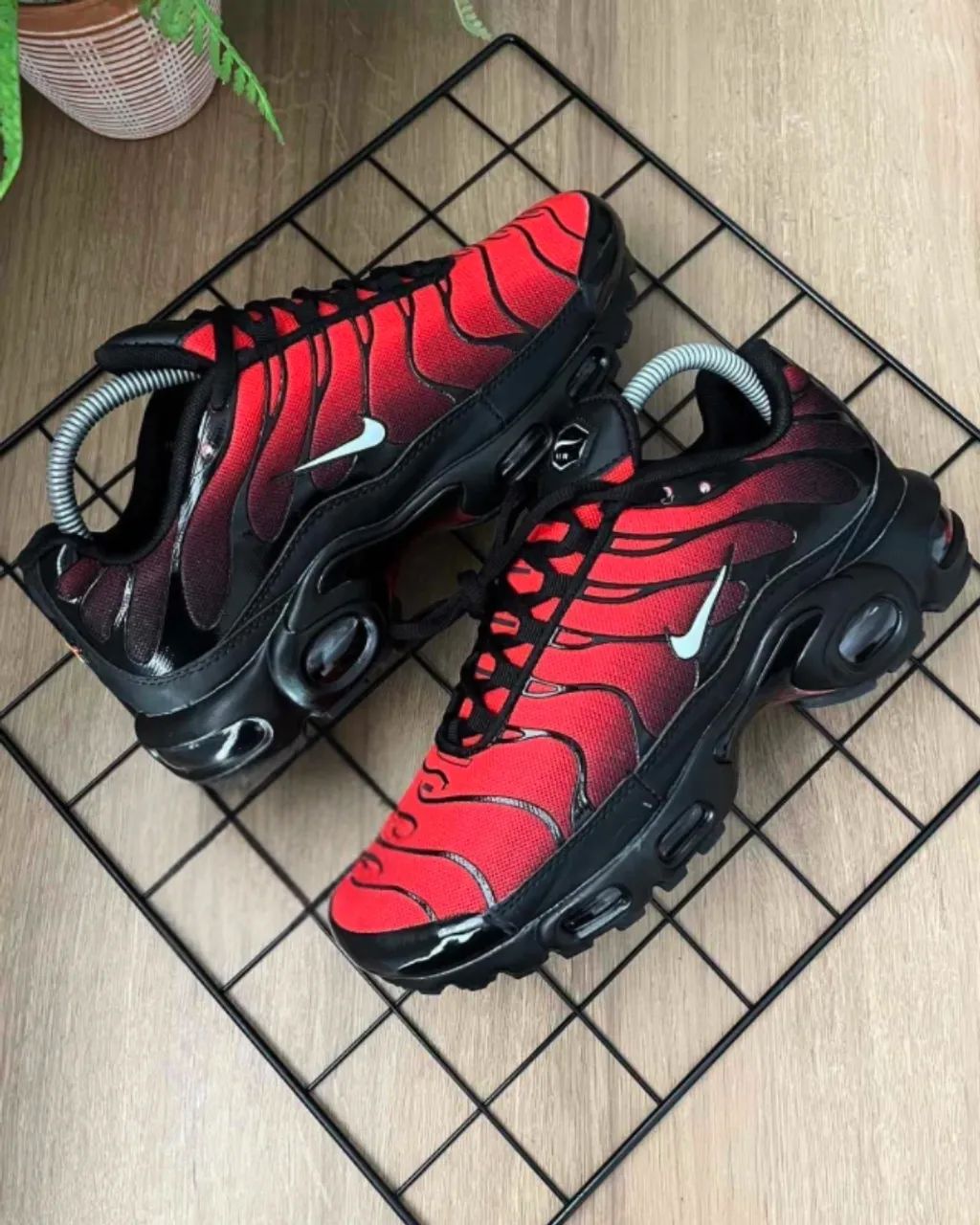 Tênis Nike Air Max TN Plus Importado Vermelho - Foto 4