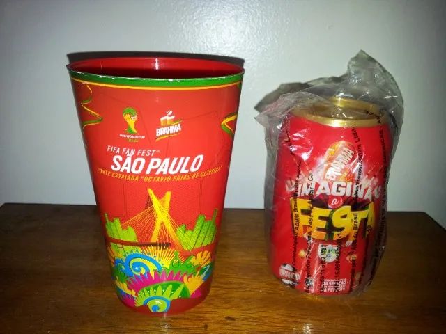 Kit torcedor com Copo Fifa Fan Fest e corneta da Copa 2014 sem uso