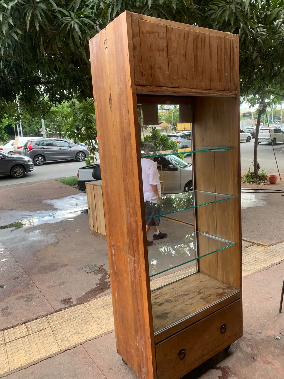 Vitrine Rústica com vidro (Madeira demolição) - Foto 3