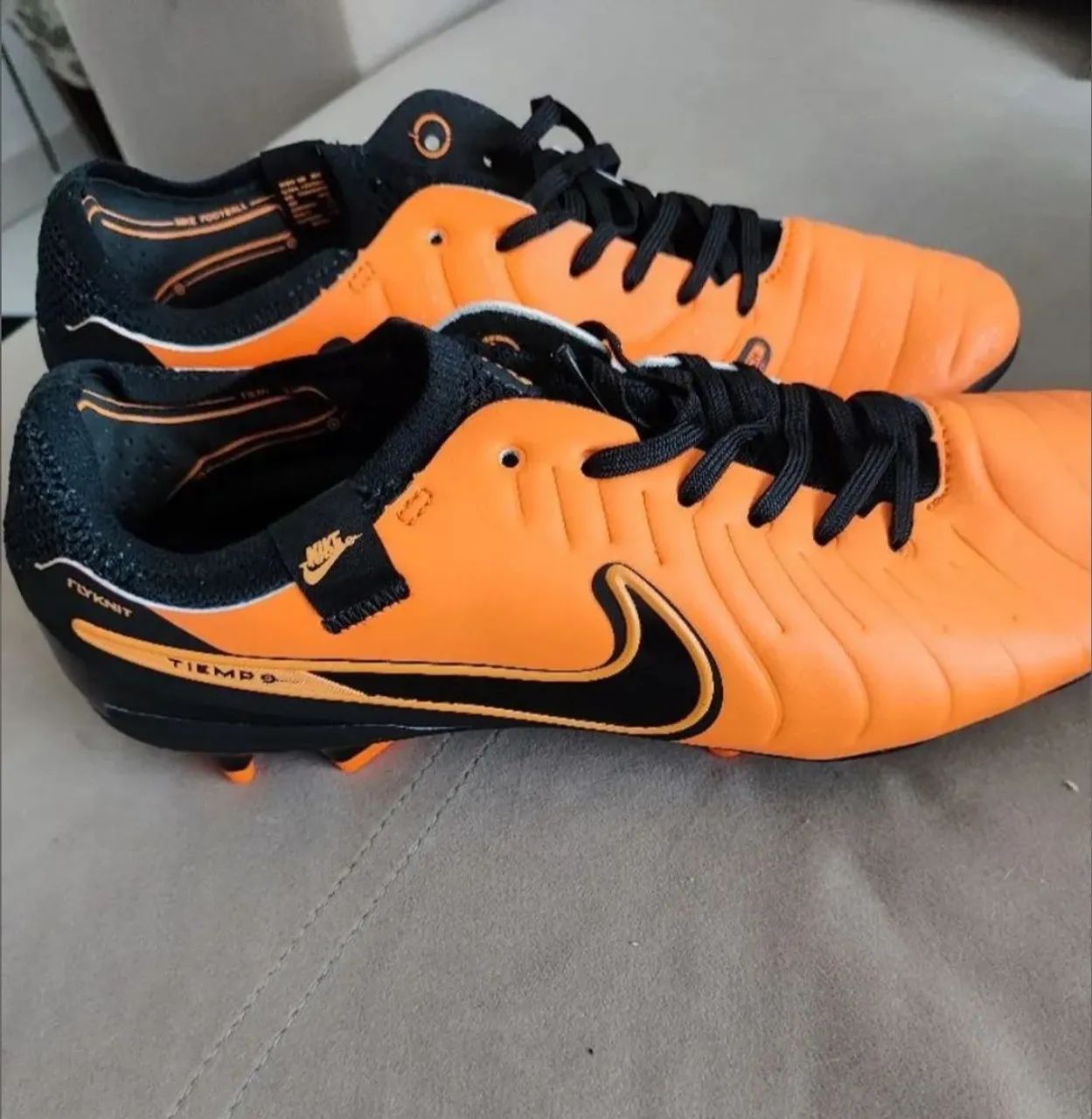 Chuteira Nike Tiempo - Laranja e Preto - Cal�ados Esportivos - Ariri?,  Palho�a 1424172664 | OLX