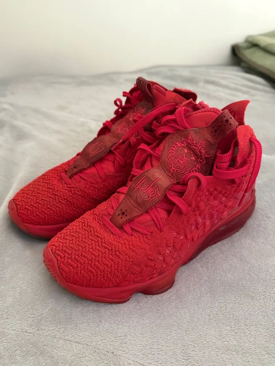 Tênis Lebron 17 