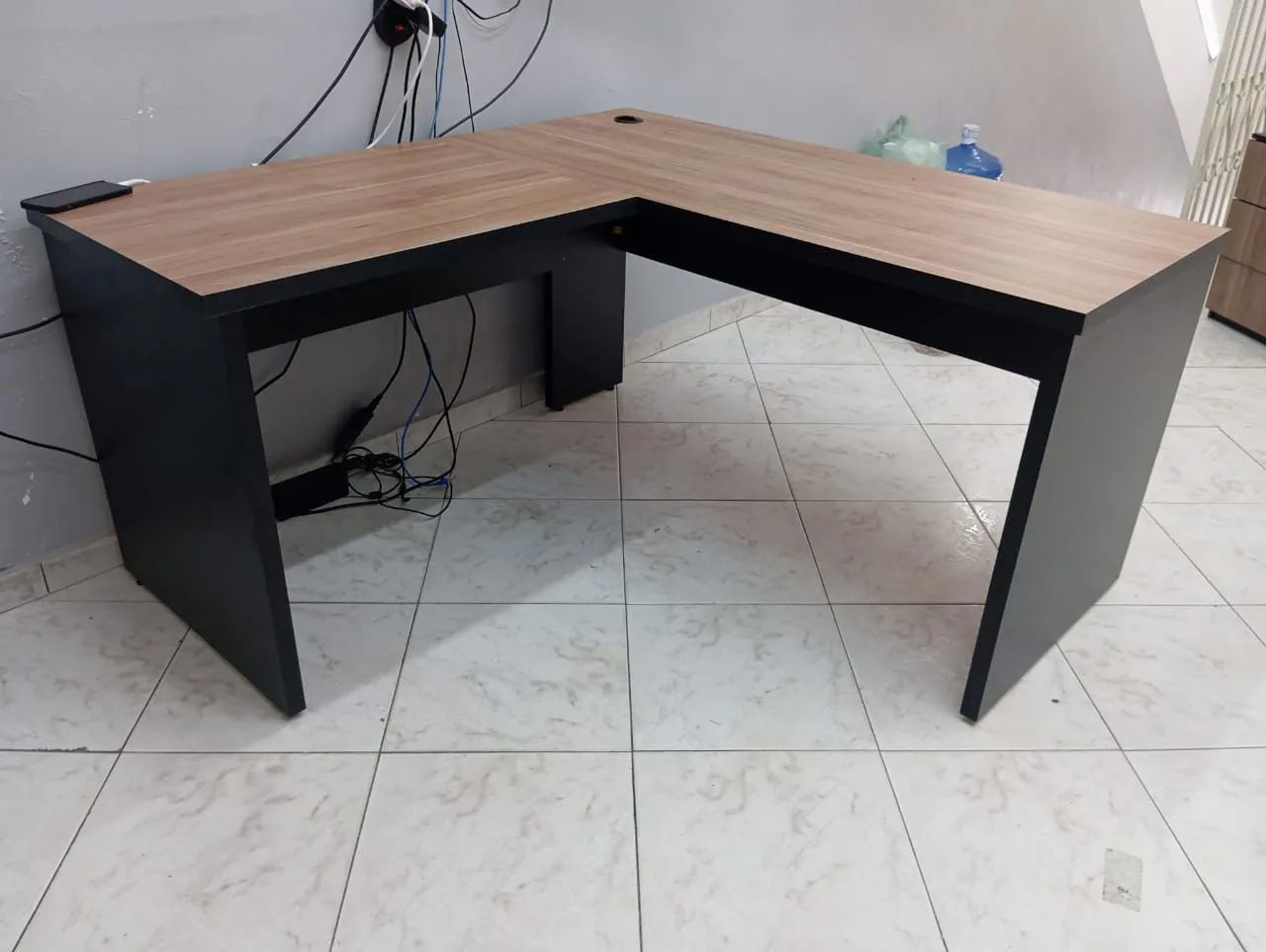 MESA EM L 1,40X1,40X0,60 + GAVETEIRO NOVOS ***LEIA A DESCRIÇÃO*** - Foto 2
