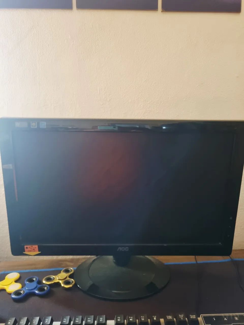 01 Monitor AOC