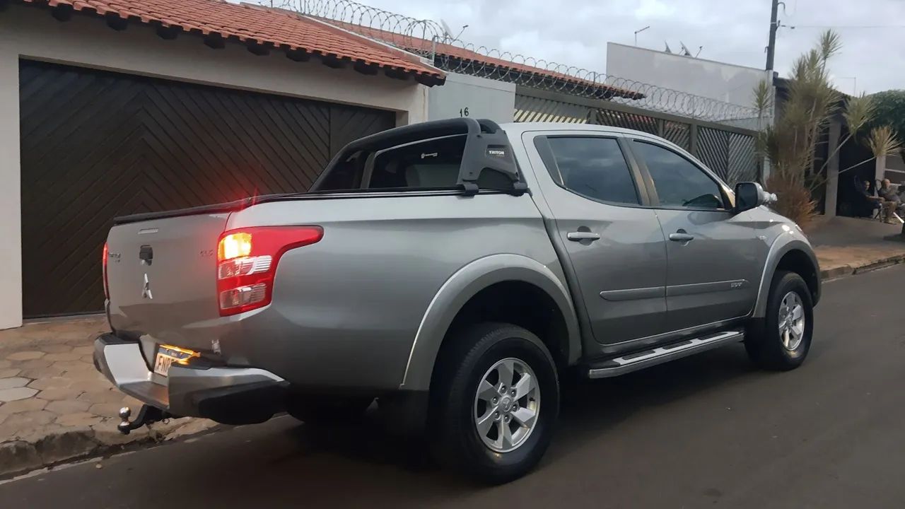 L200 Triton Automática 74 mil km - Foto 4