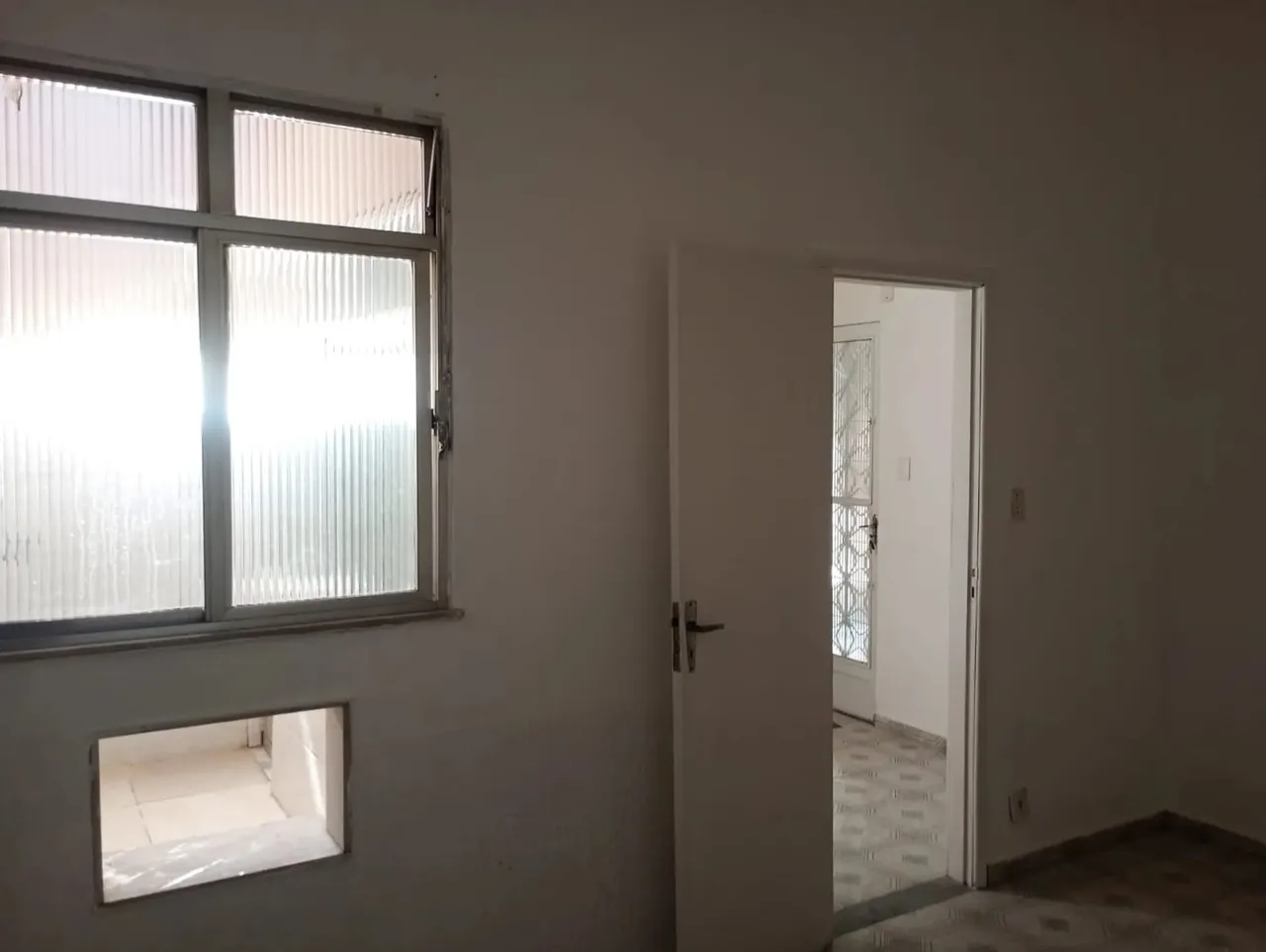Apartamento com 01 quarto no Centro - São João de Meriti - RJ - próx ao Metrô