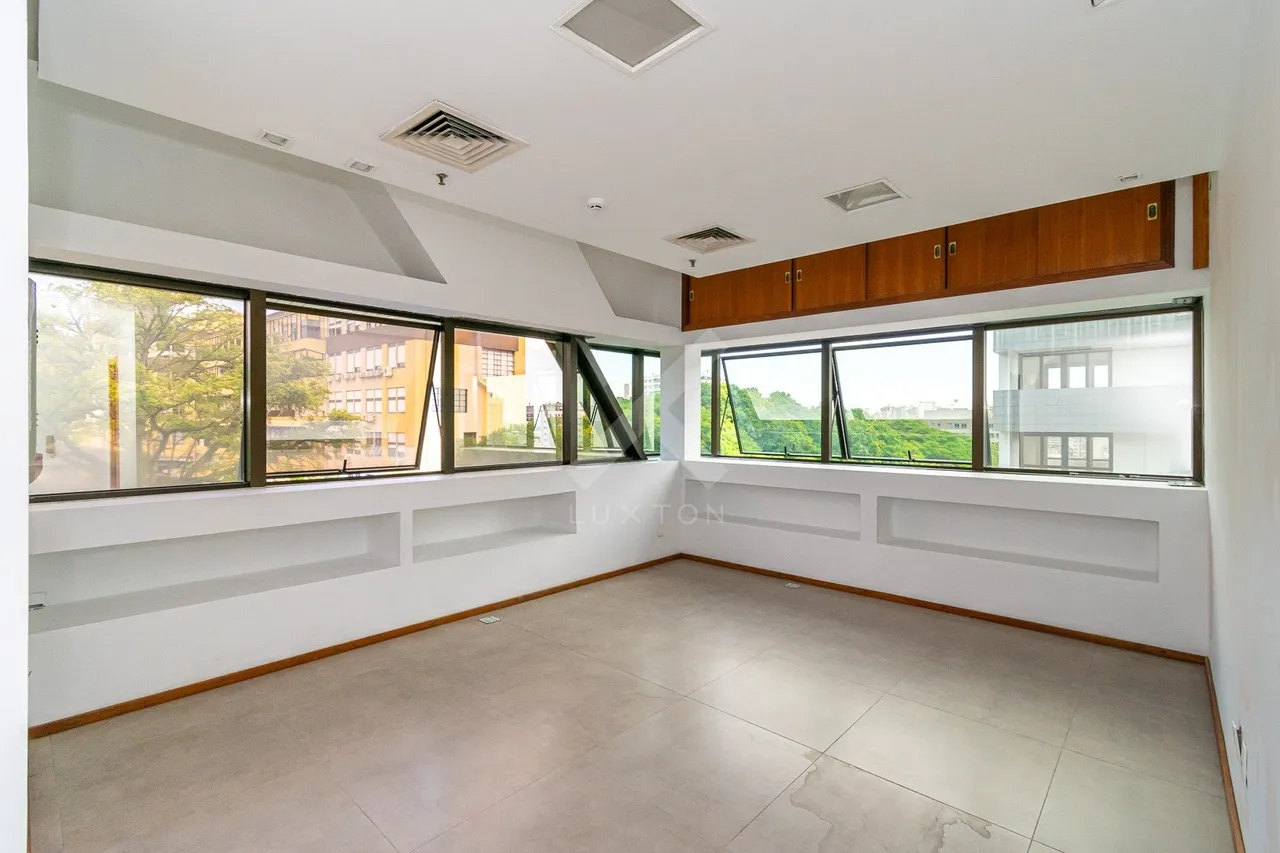 SALA PARA VENDA OU LOCAÇÃO NA AV.CRISTÓVÃO COLOMBO