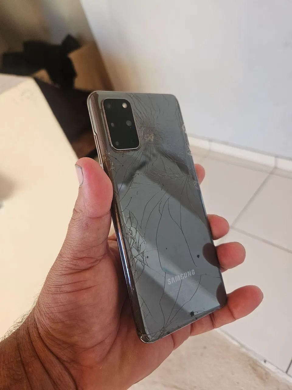 Vendo s20+ plus tela quebrada 