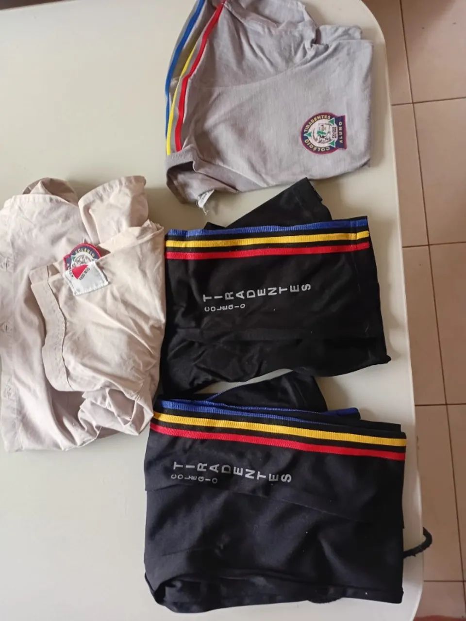 Vende-se uniforme do Colégio Tiradentes da PMMG