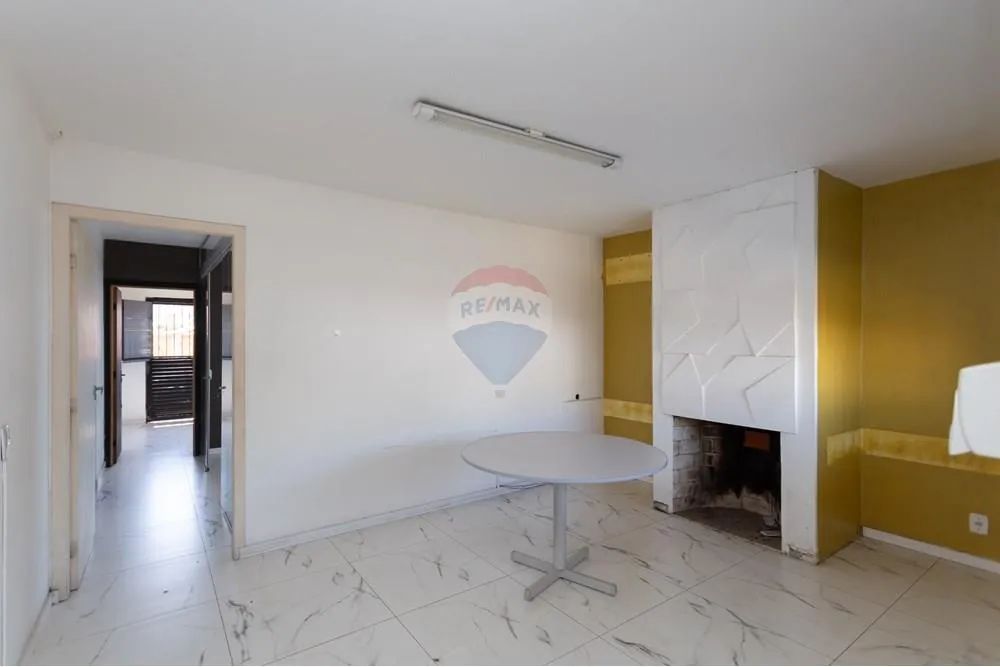 Ótima escolha! Uma casa que possa ser usada tanto comercialmente