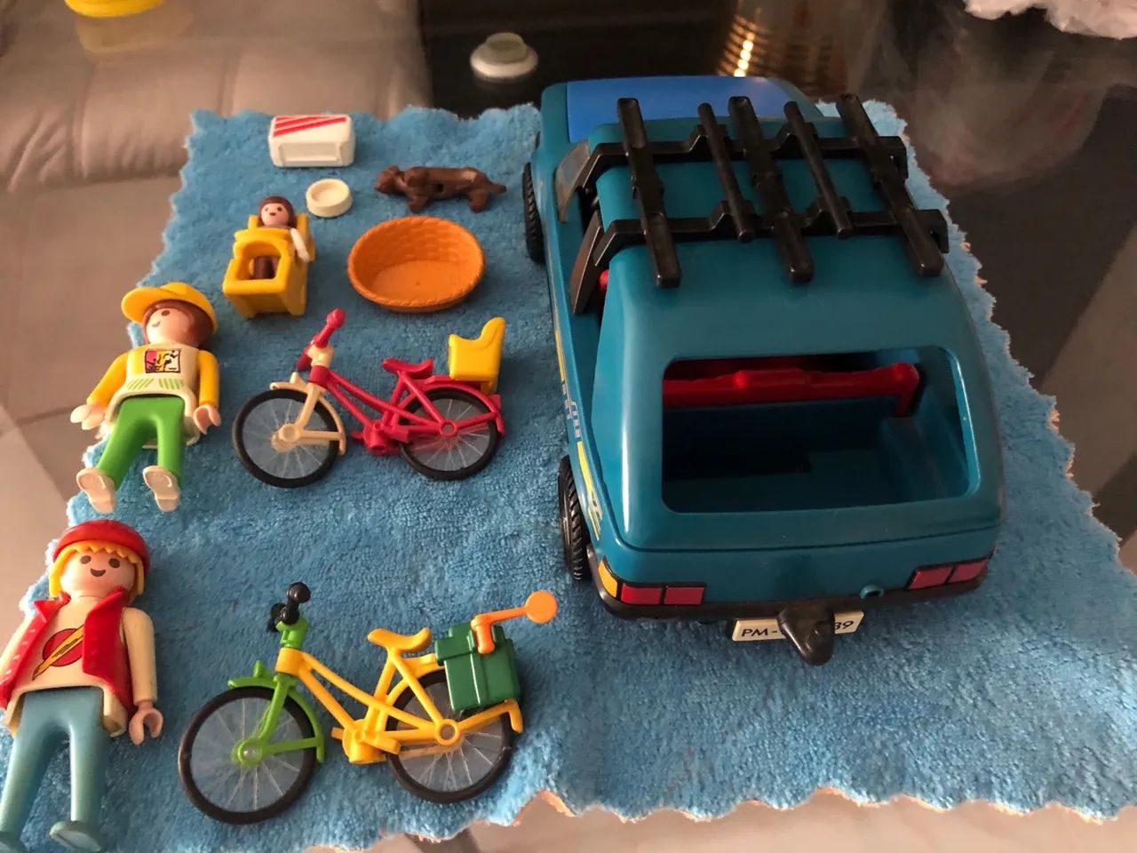 Playmobil Estrela Família de férias em carro e bicicleta - Foto 3