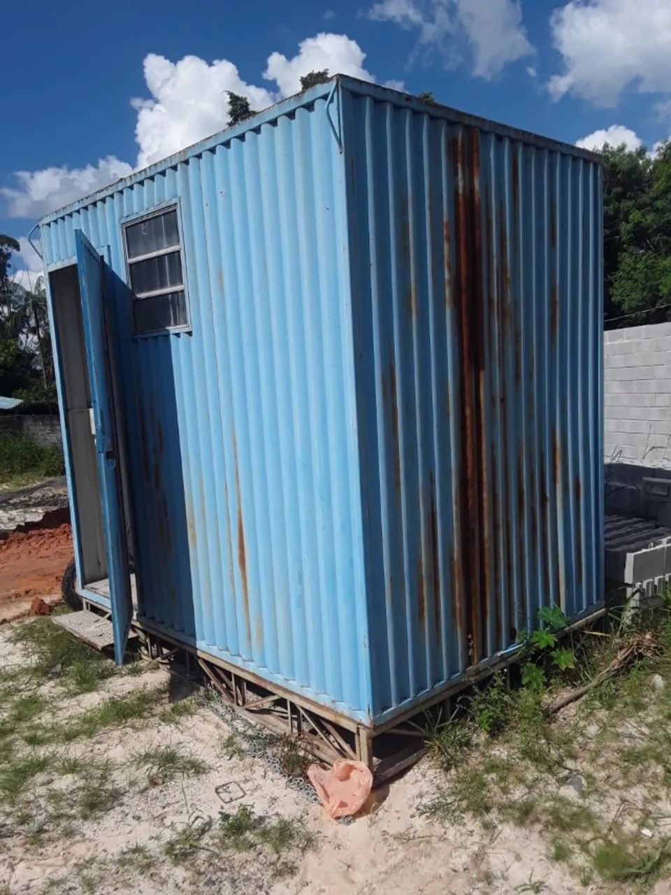 Container 3x2m banheiro com pia, 2 vasos e divisórias - Foto 3