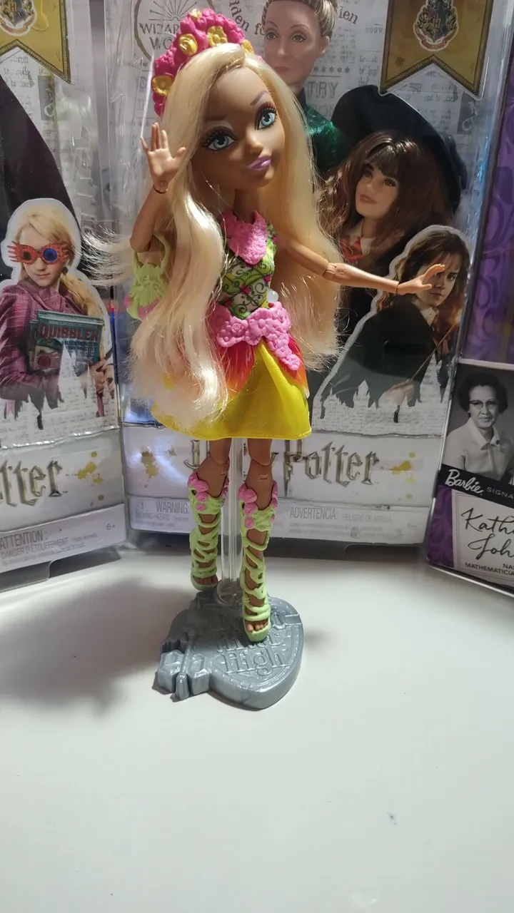 Boneca Ever after Nina