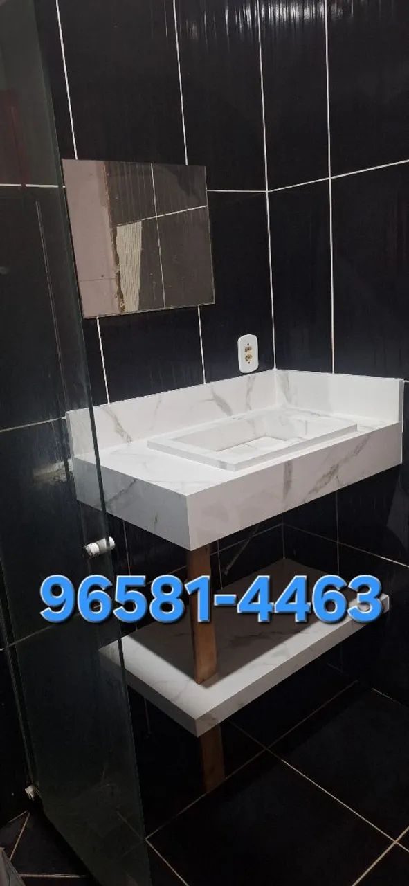 Porcelain stoneware sink.
