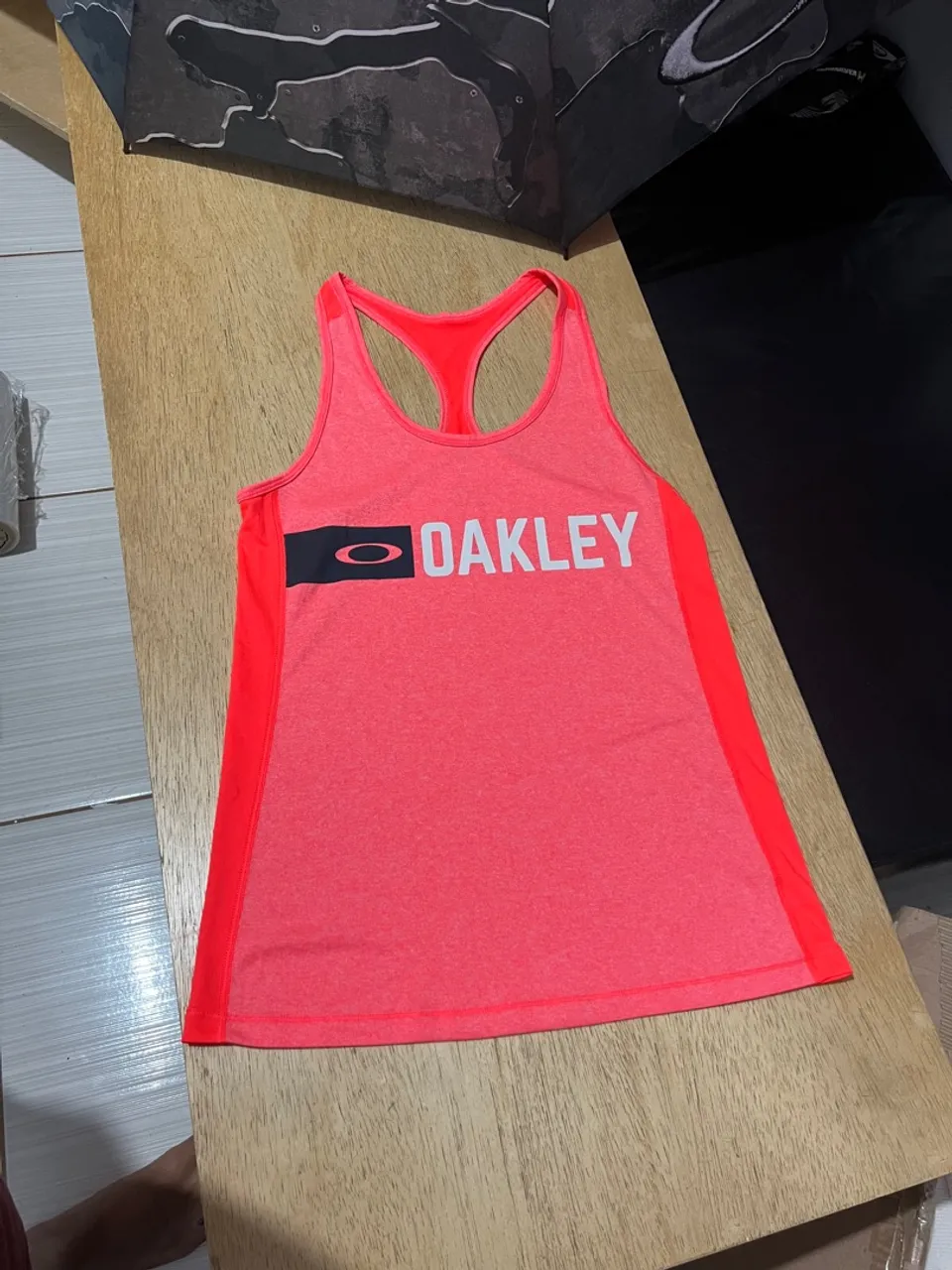Regata Oakley Feminina