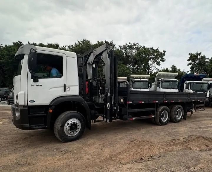 Vw 31.320 carroceria munk 6x4 Ano 2011 - Foto 4