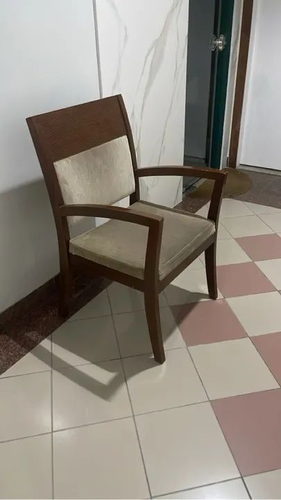 Conjunto de 6 Cadeiras de Madeira Maciça com Estofado/ conjunto com 6 cadeiras