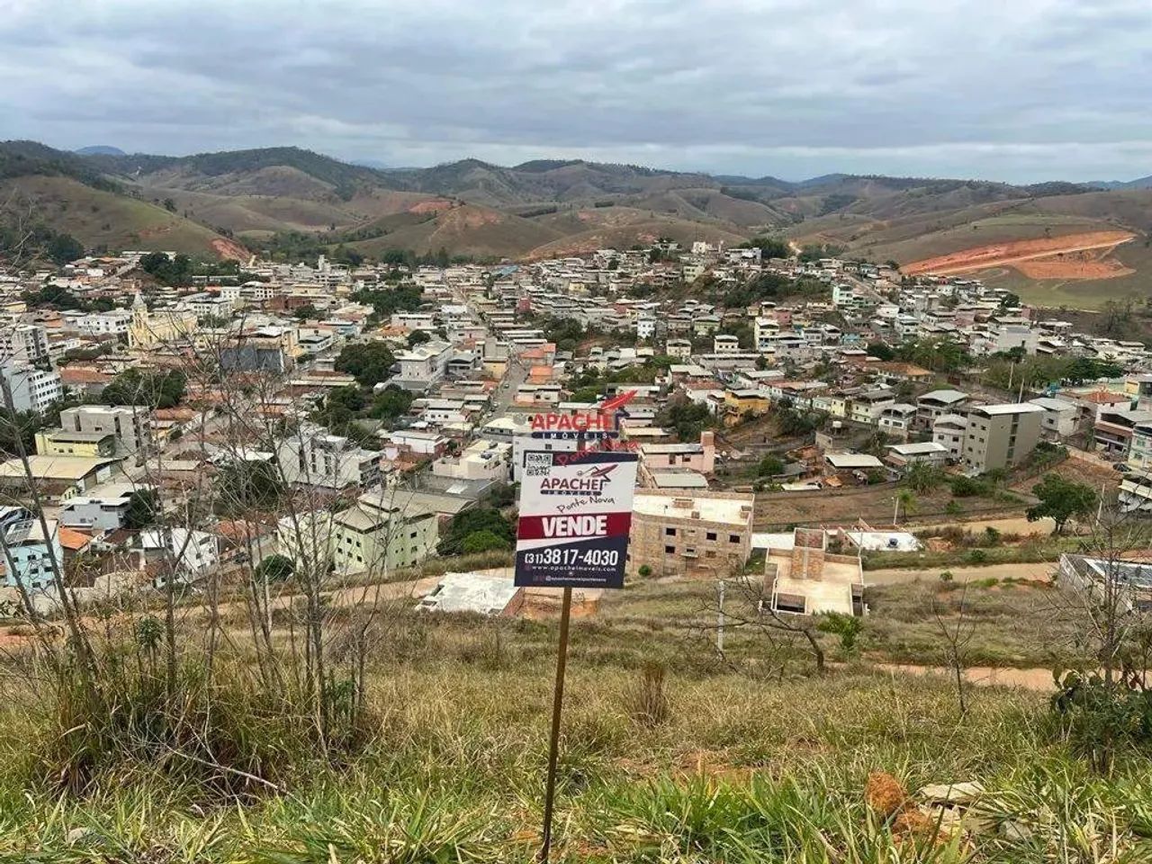 Lote de 300 m² à venda em Jequeri