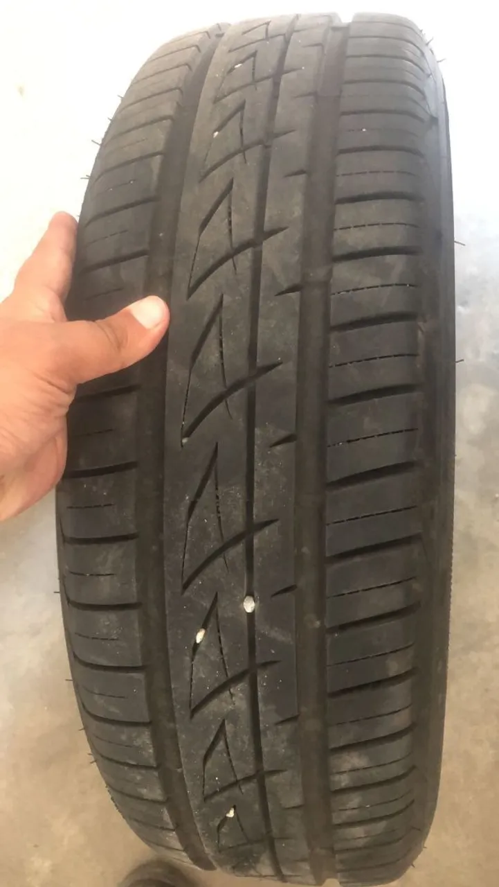 Pneu para carro