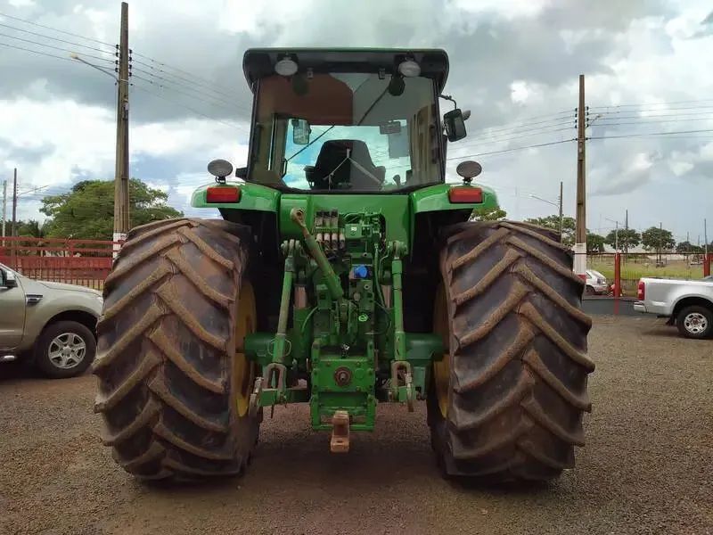 Trator John Deere 6400 - 2010