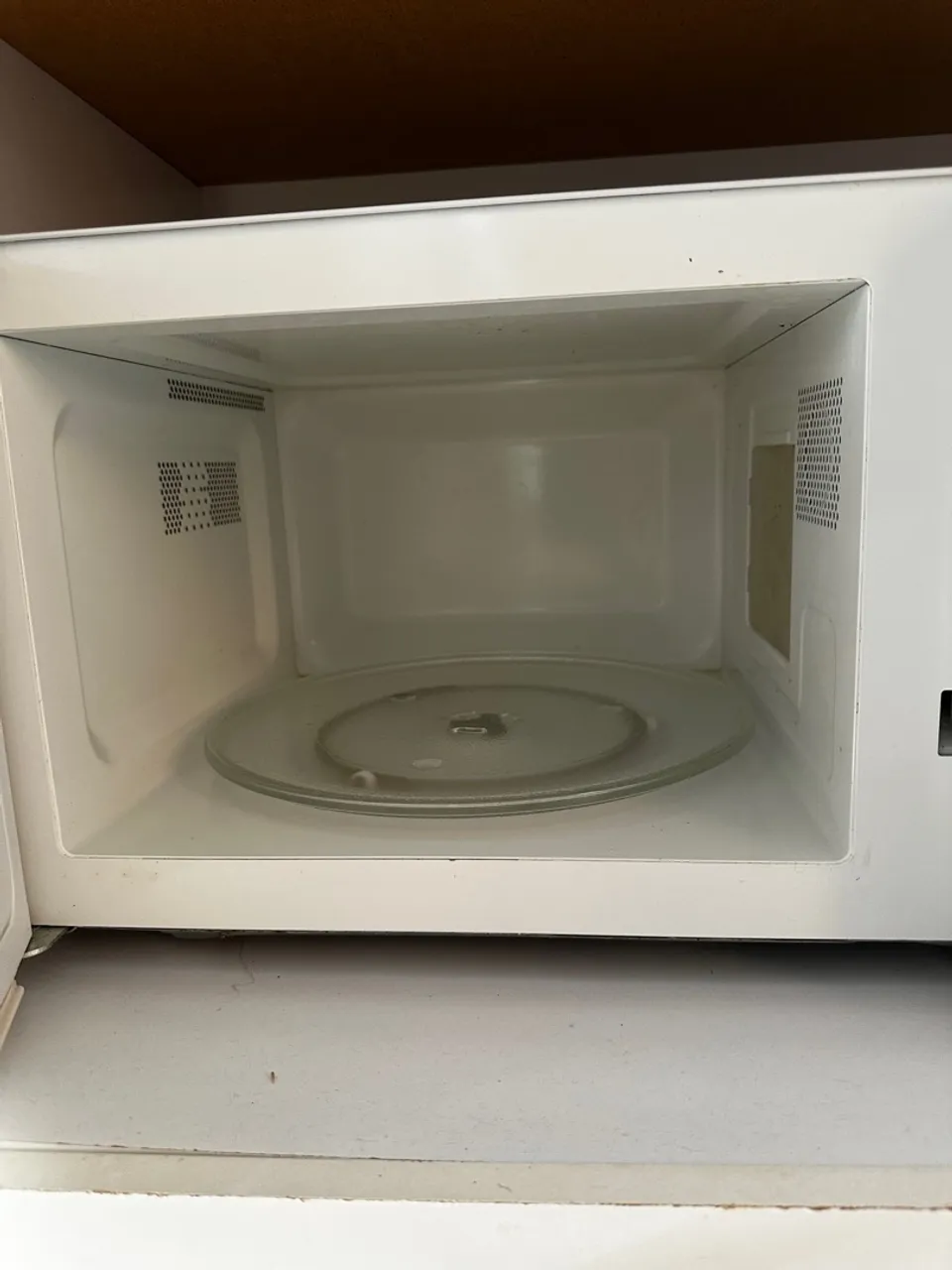 Micro-ondas Branco - Perfeito para sua cozinha!