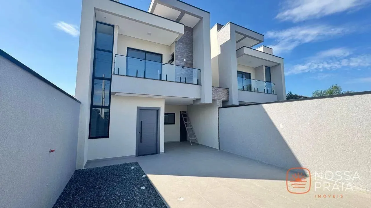 Sobrado com 3 dormitórios à venda, 129 m² por R$ 819.000,00 - Rainha do Mar - Itapoá/SC