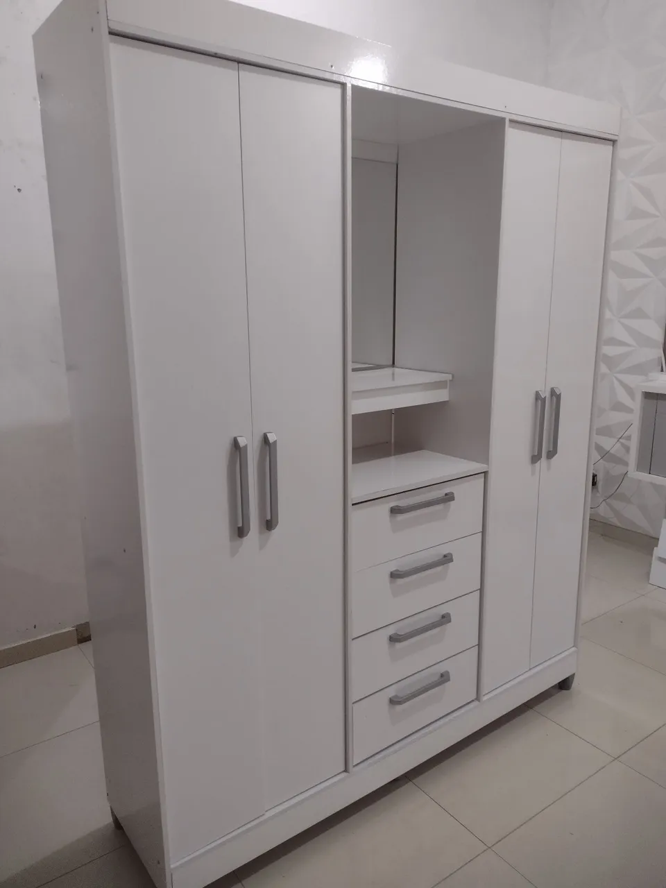 Guarda roupa de solteiro