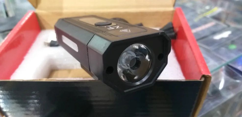 Farol potente para ciclismo