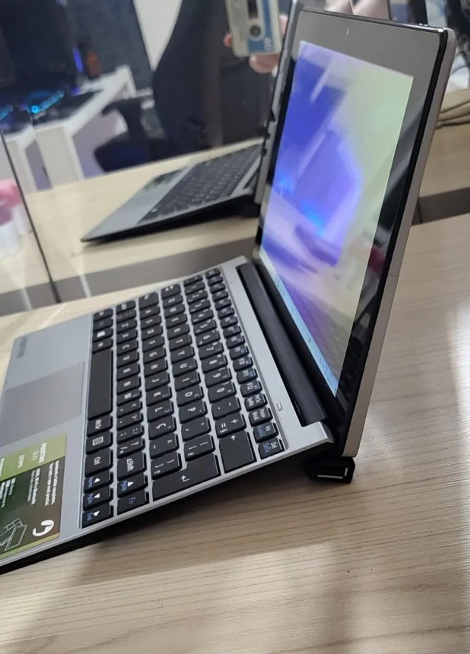 Tablet/Notebook Positivo Duo ZX3015 + Cartão SD - Notebooks