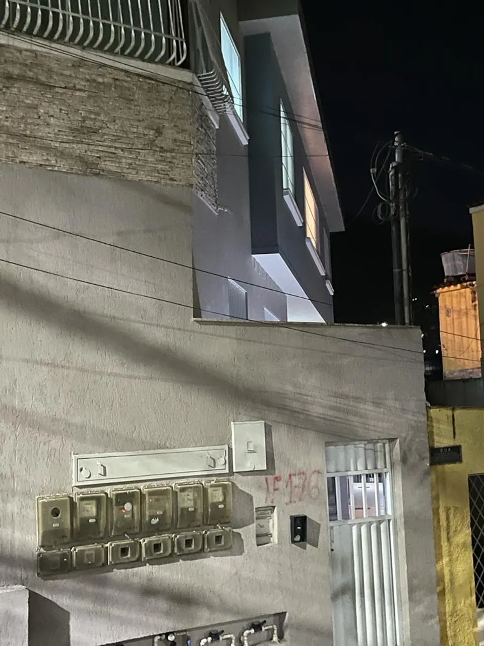 Alugo Apartamento 2 quartos
