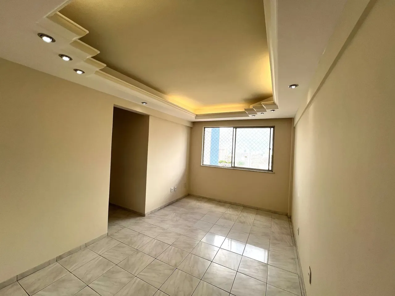 Apartamento no Acupe, 2/4, andar alto e nascente