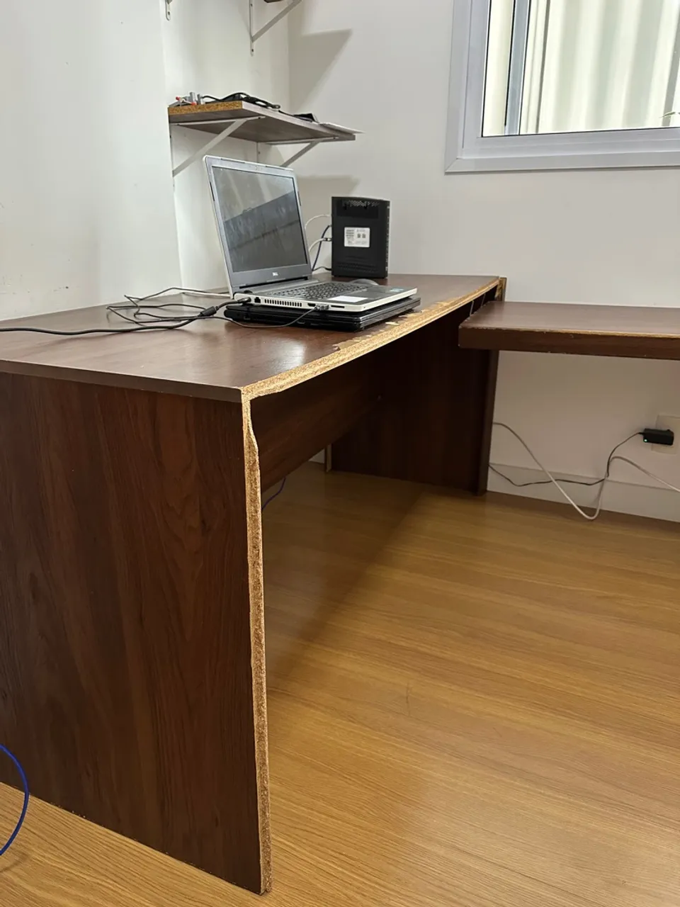 Mesa de escritório em madeira