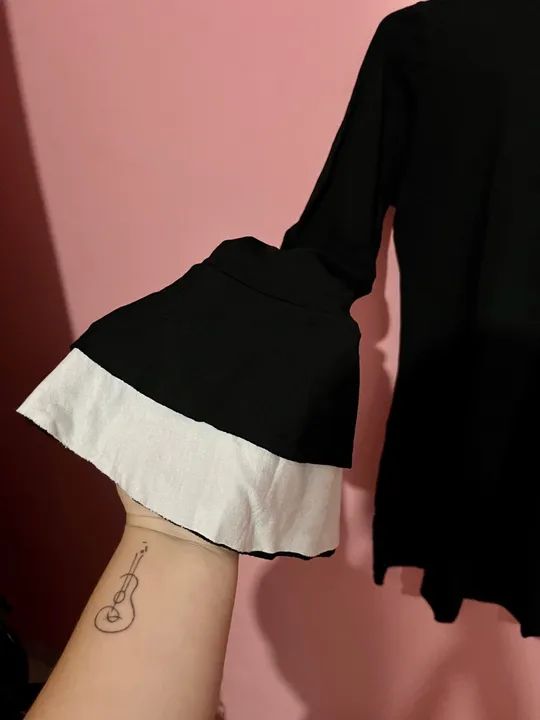 Vestido preto com mangas bufantes TAM M  - Foto 4