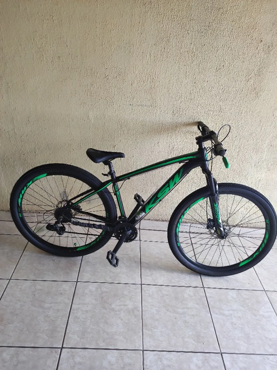 Bicicleta Aro 29 KSW com Detalhes em Verde